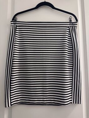Banana Republic Factory Black and White Striped Pencil Skirt